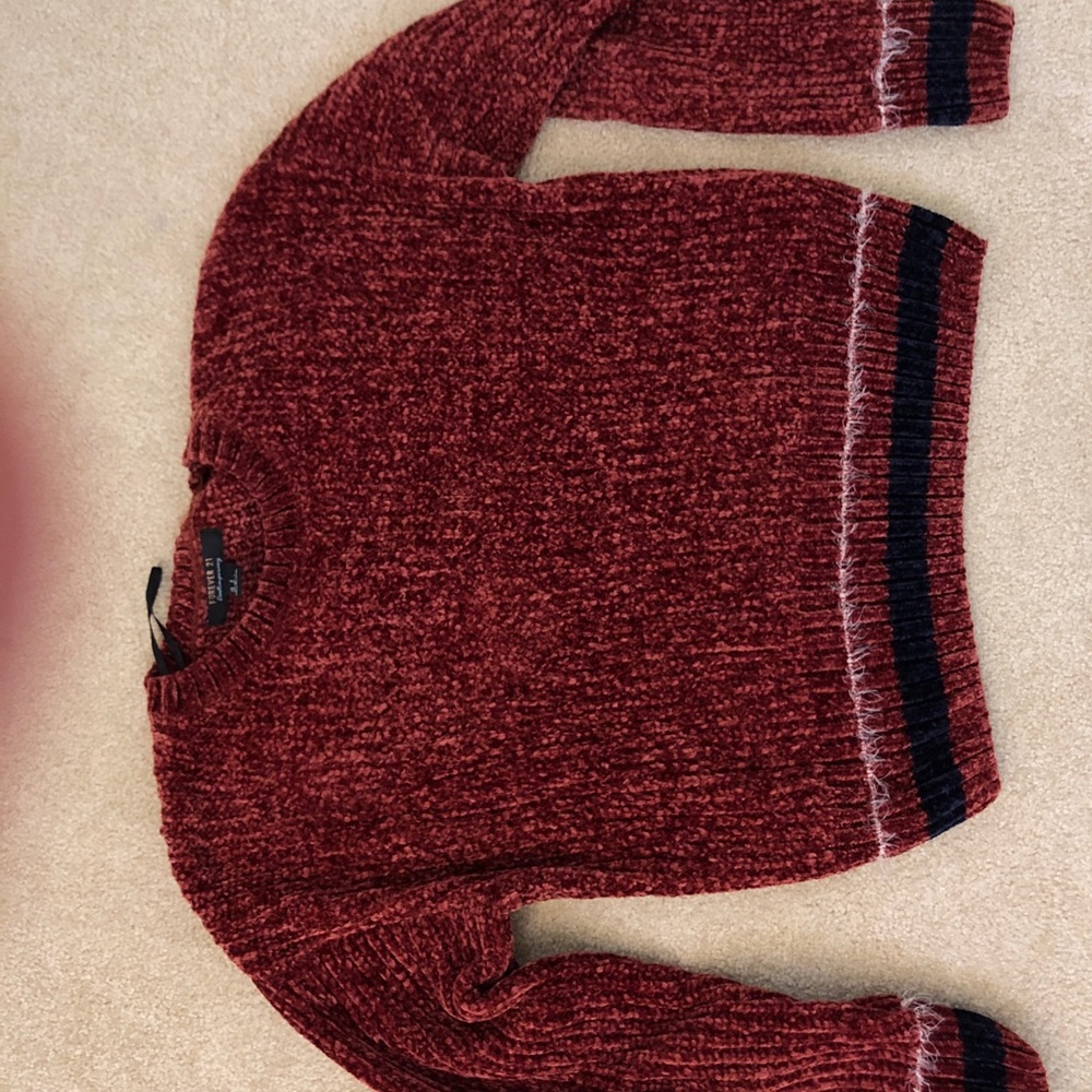 FOREVER 21 SWEATER